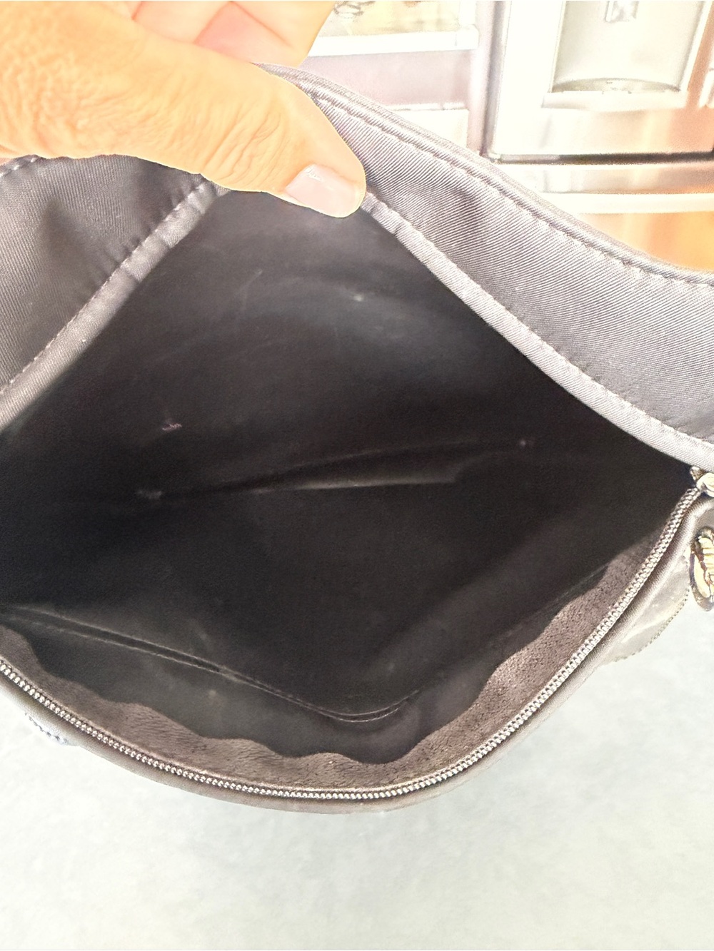 Vintage Longchamp Black Nylon & Leather Crossbody Messenger Bag - Picture 3 of 4